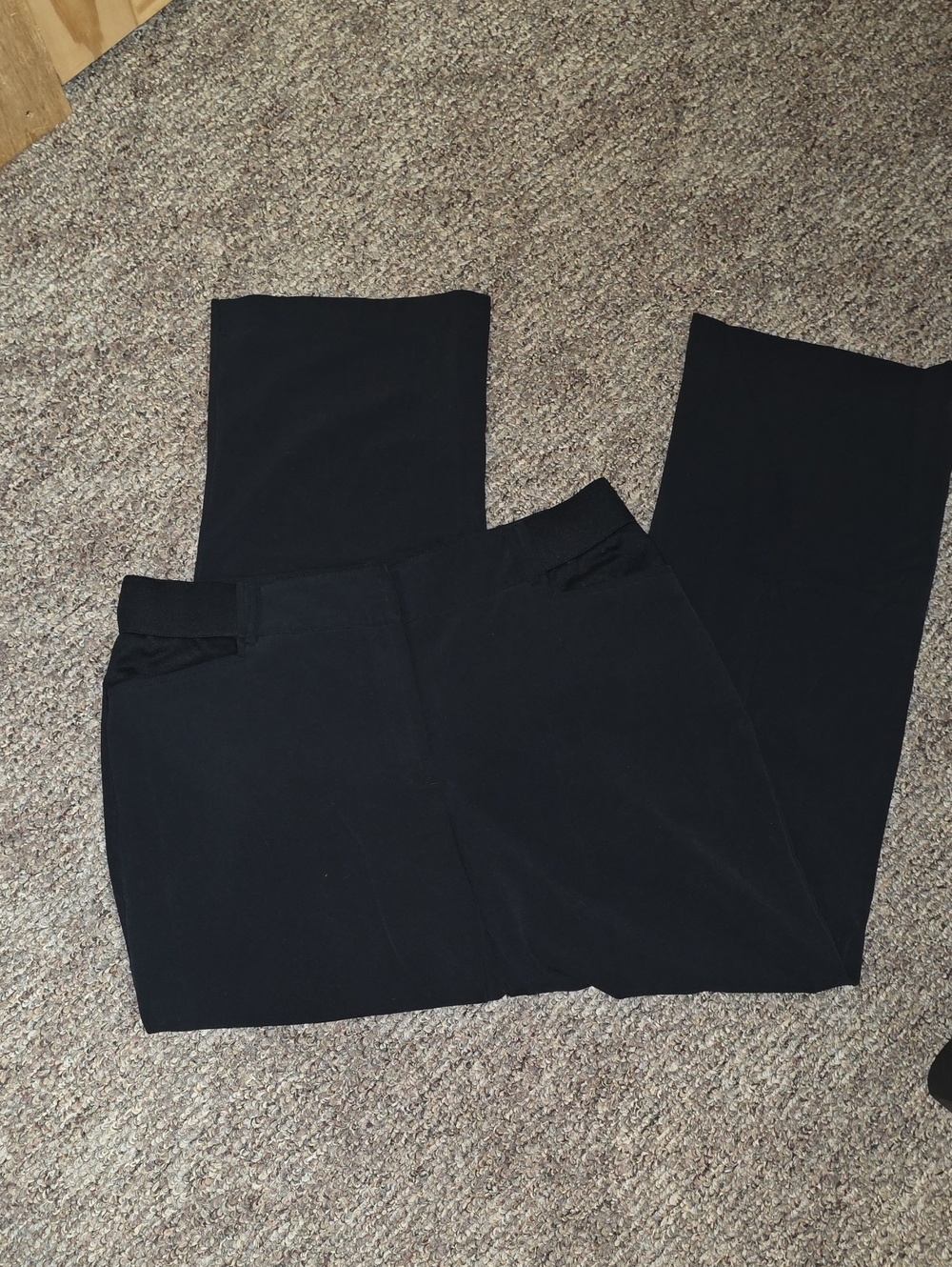 Briggs New York Women's Black Straight-Leg Trousers